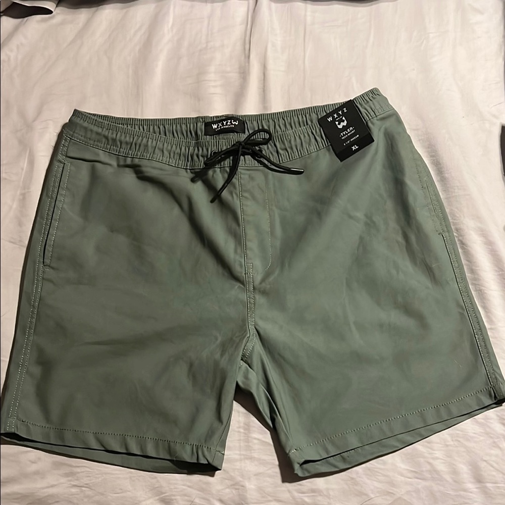 Green Flat Front Shorts with Quick-Drying Fabric